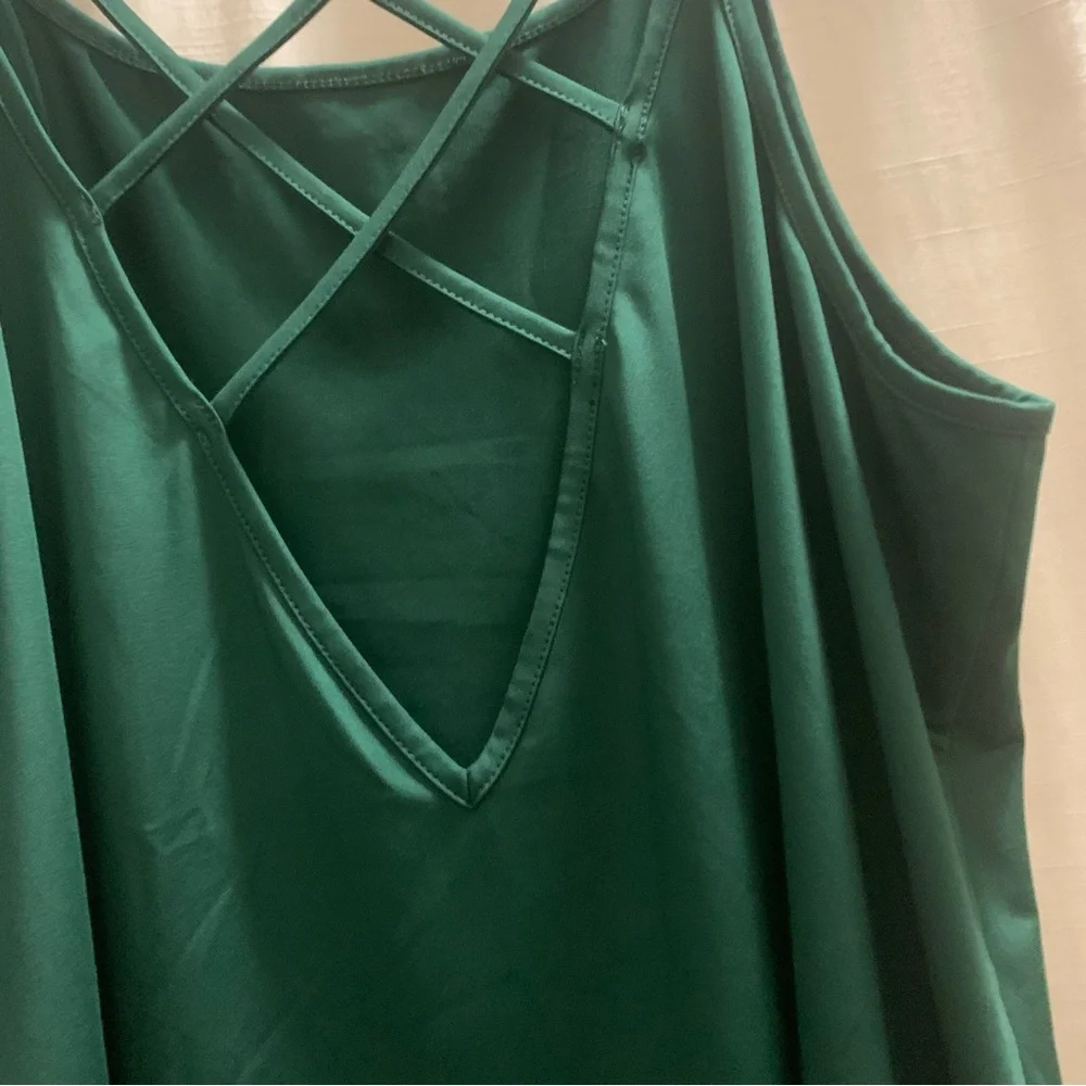 Green CrissCross-Back Flowy Cami Top NWOT - Picture 7 of 12